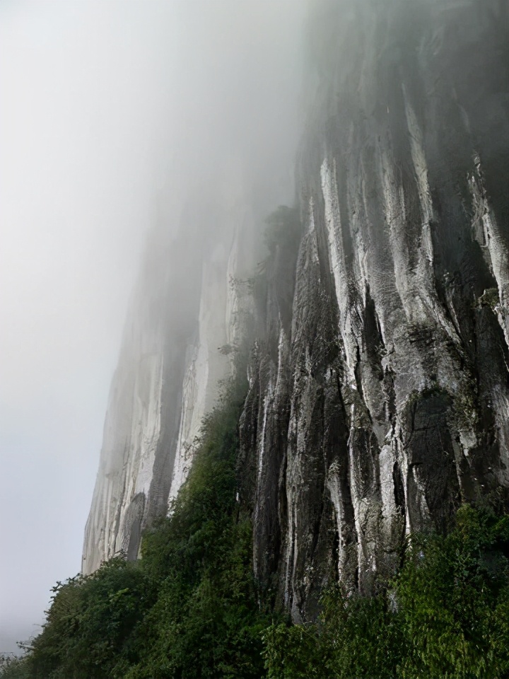 悬崖峭壁大峡谷，不用出国，中国美丽的12个大峡谷