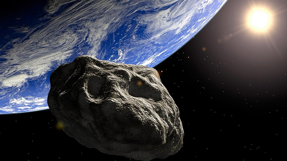 460亿公斤，比航母还大，小行星下月飞掠地球，有多大危险？