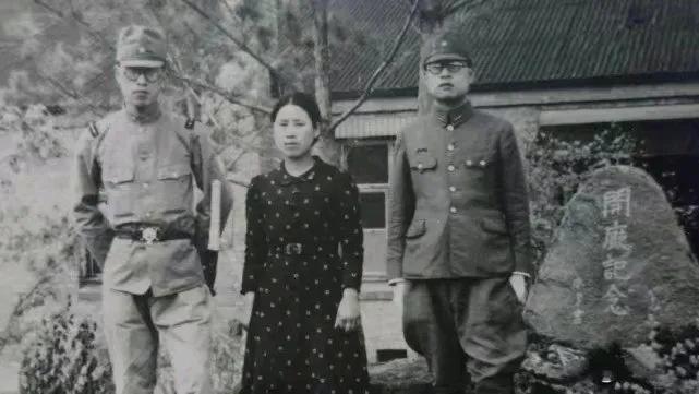 历史难忘瞬间：淞沪会战中的女鬼子，图17拿日军练刺刀的八路军