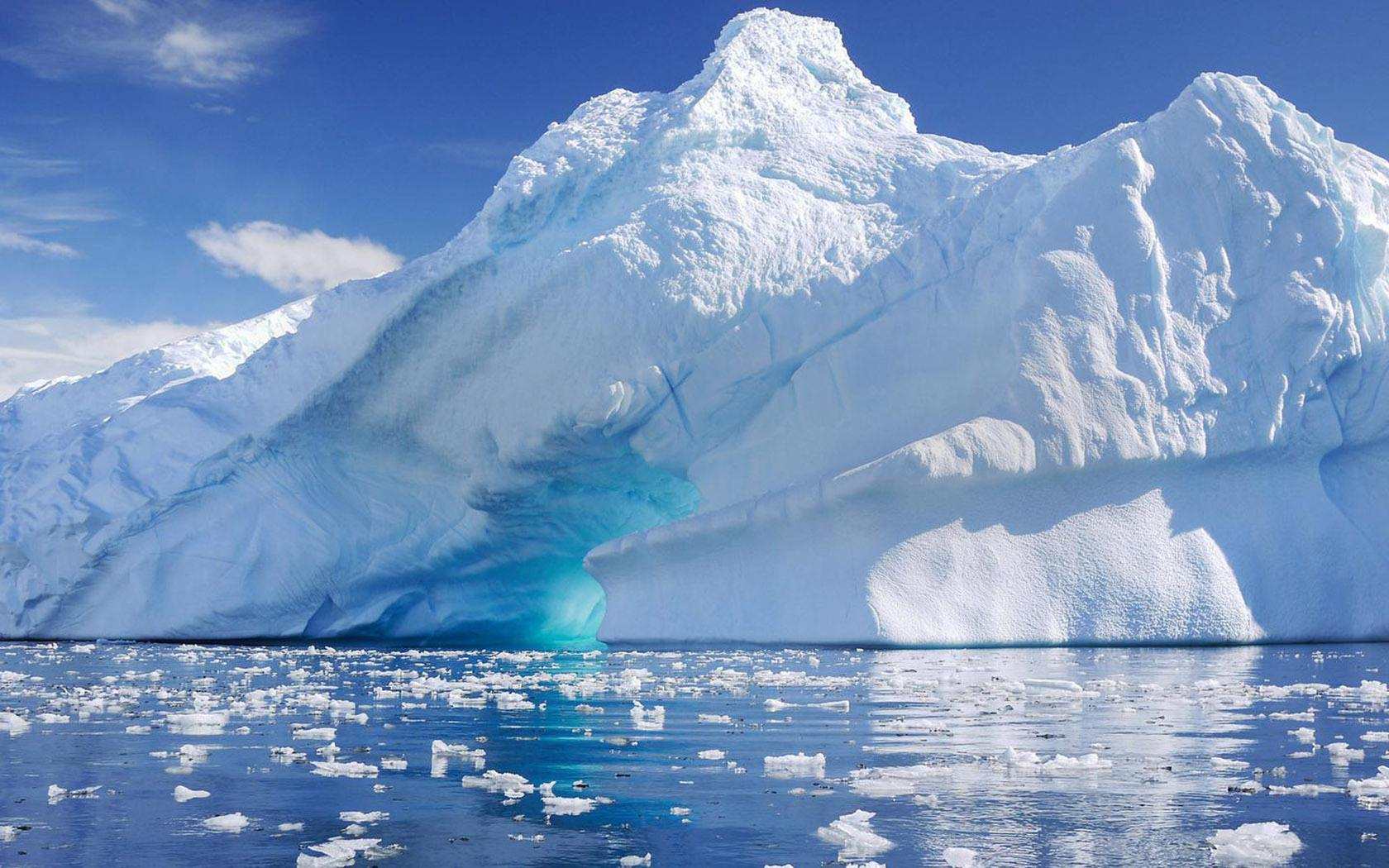 南极再次敲响警钟！南极1/3冰架未来或将坍塌，原因竟是人类引起
