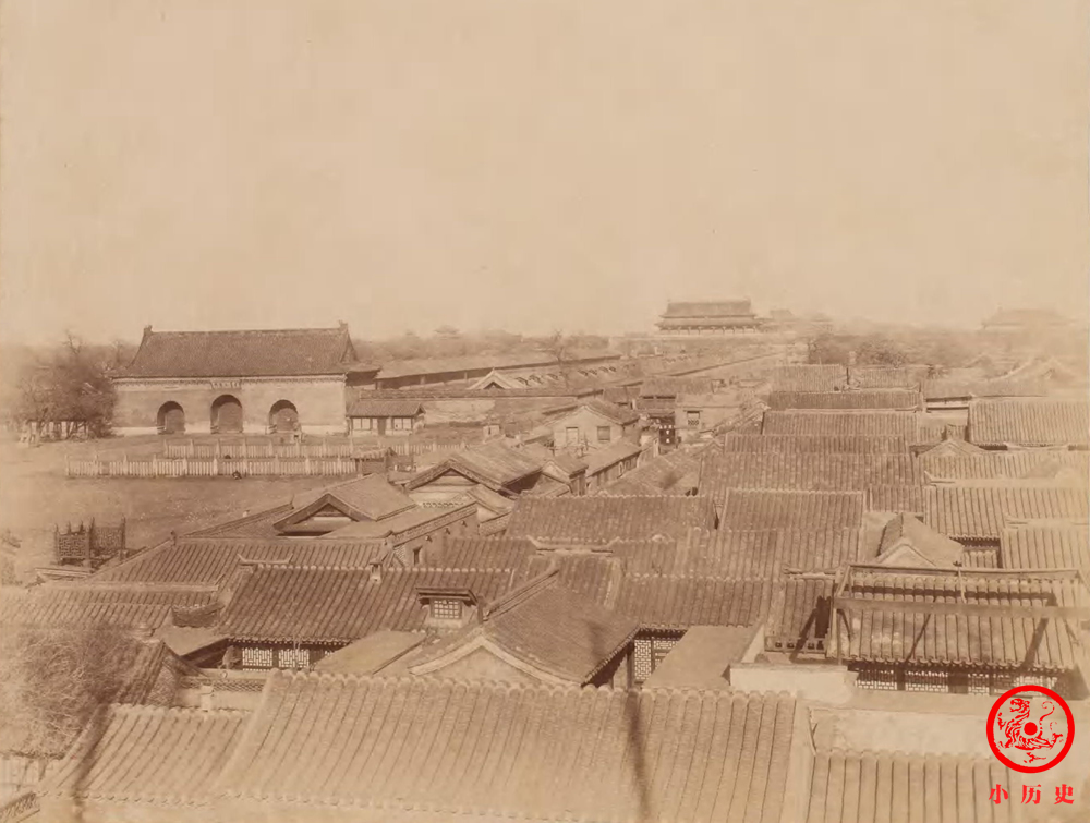 晚清老照片：1898年京城街道都是土路，皇家园林荒芜破败
