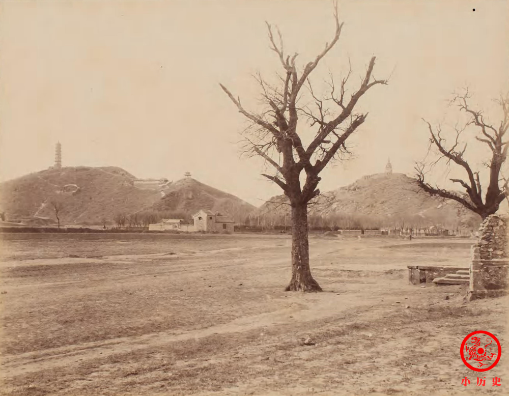 晚清老照片：1898年京城街道都是土路，皇家园林荒芜破败