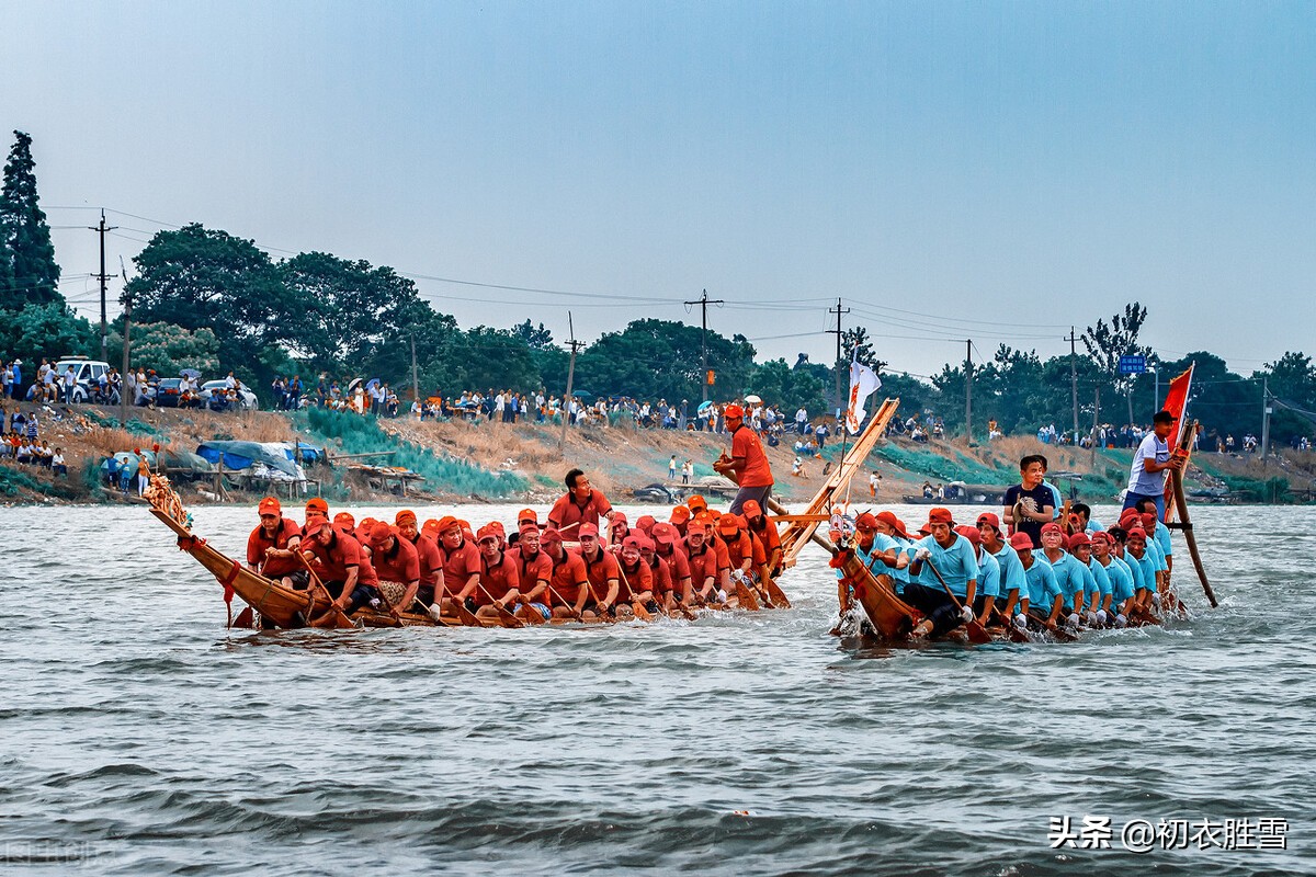 唐诗中唐朝上巳节的赛龙舟：三月三日天清明，两龙跃出浮水来