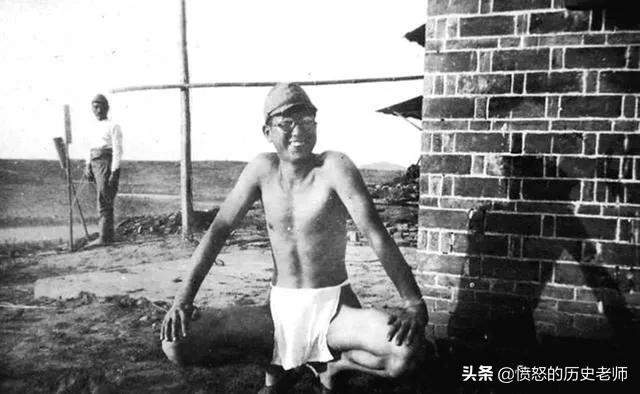 侵华日军的铁证照片：百姓活埋自己、鬼子扫荡后的屠村
