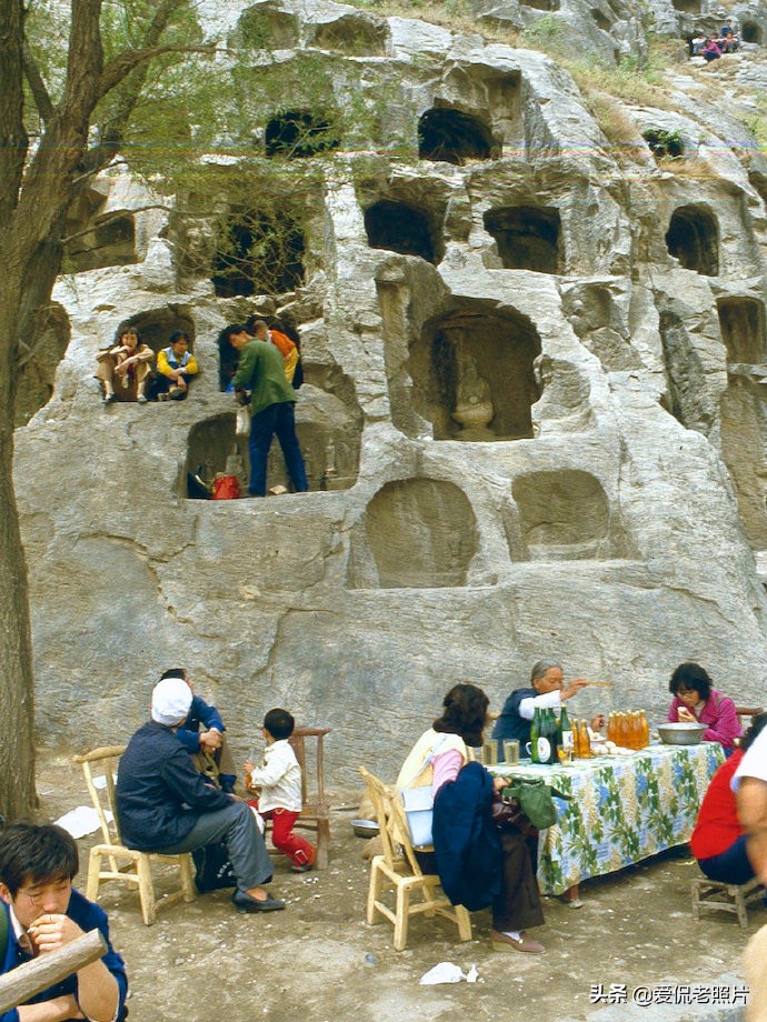 老照片：80年代的河南洛阳龙门石窟（组图）