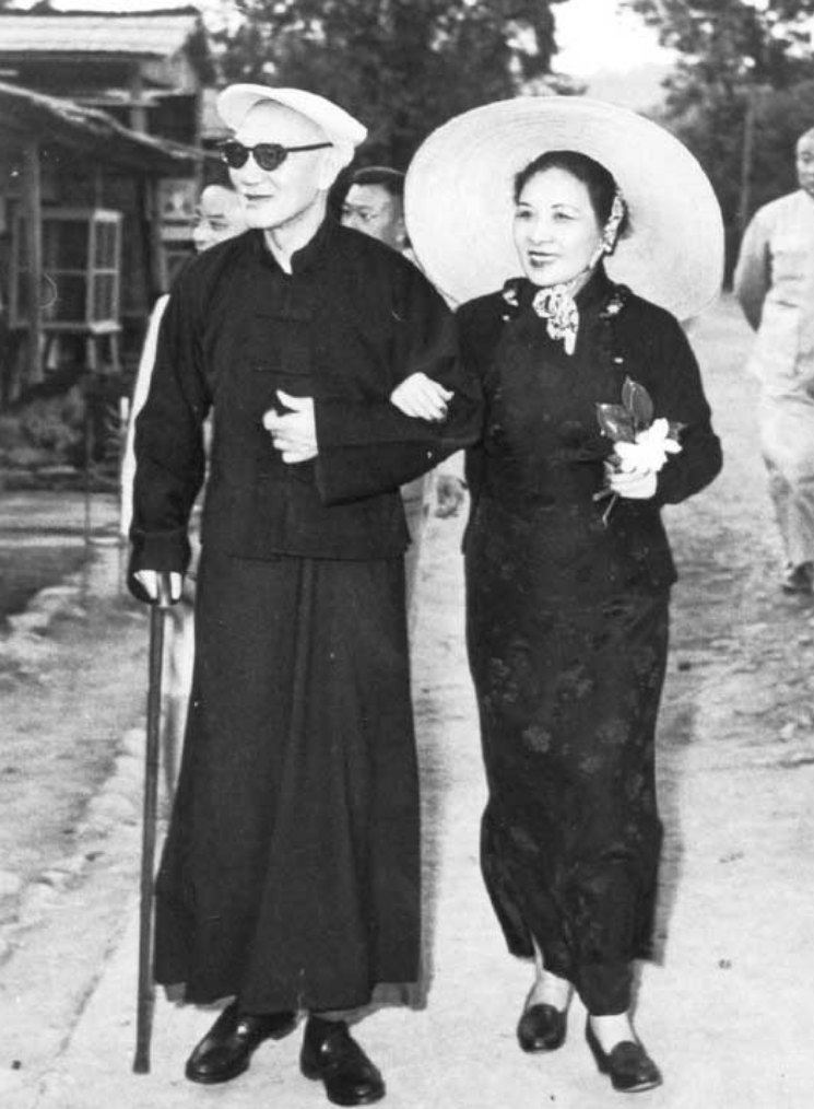 陈赓被抓后蒋介石夫妇亲自来劝降，一个无地自容，一个胆战心惊