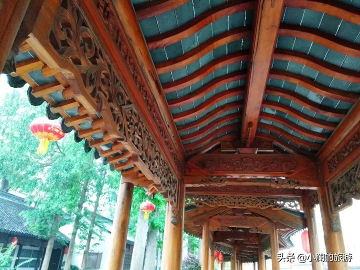 上海嘉定区唯一的一座古镇，距今已有1500多年的历史，靠近江苏省