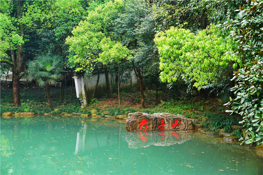 杭州桐庐有个幽静的景点，有江南第一名山的美誉，游客却很少知道