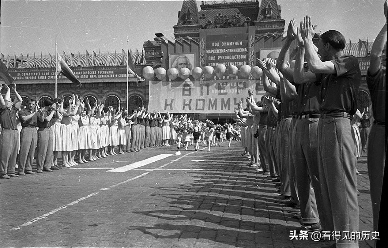 老照片 1958年苏联莫斯科劳动节游行 场面盛大