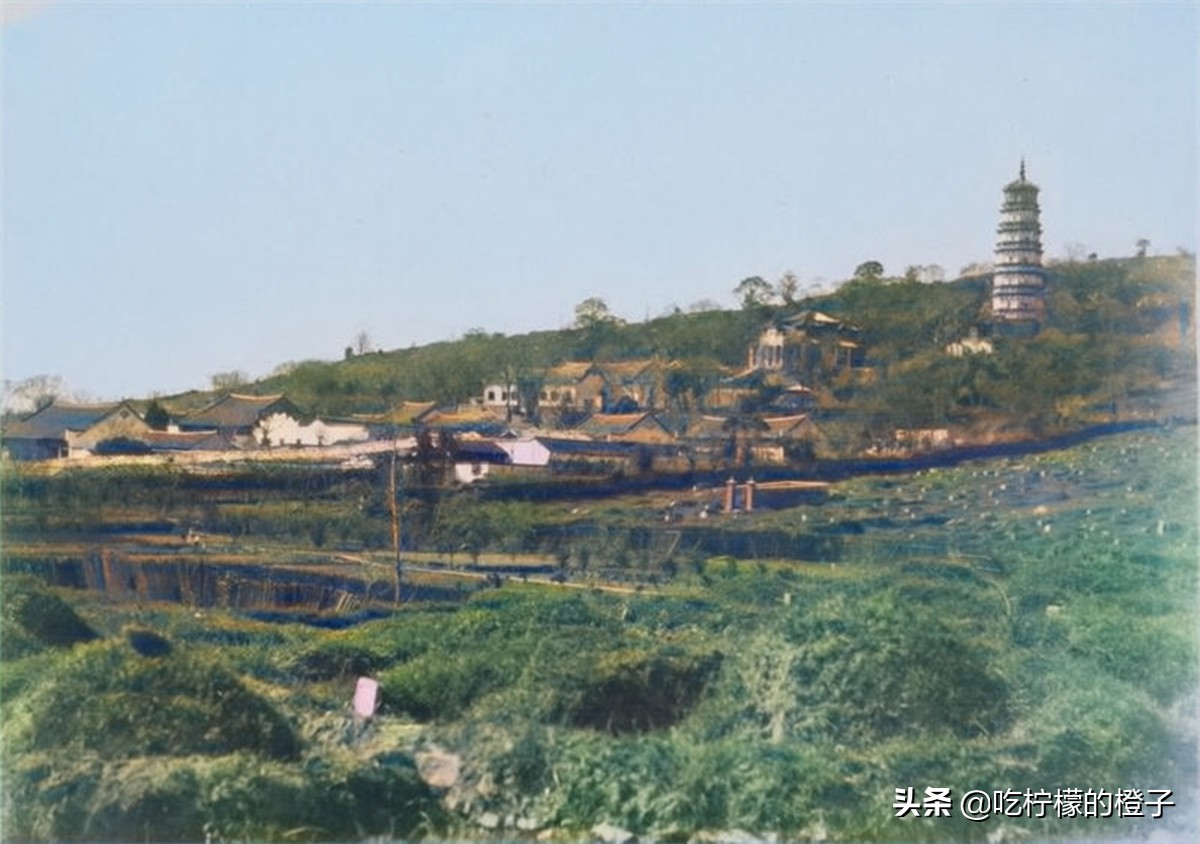 老照片：1926年的湖北武昌，外国摄影记者镜头雄浑大气的武昌古城