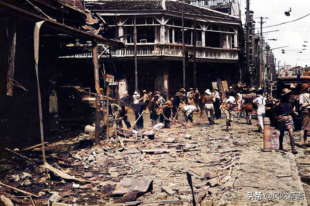 1937年8月，上海南京路遭受日本飞机轰炸之后的惨状