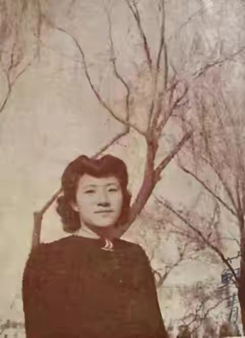 著名女作家苏青的一生：年轻时辉煌灿烂，晚年穷困潦倒看大门