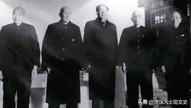 王立庵帮学霸毛泽东纠正偏科，建国后，毛泽东接济他8个孙子孙女