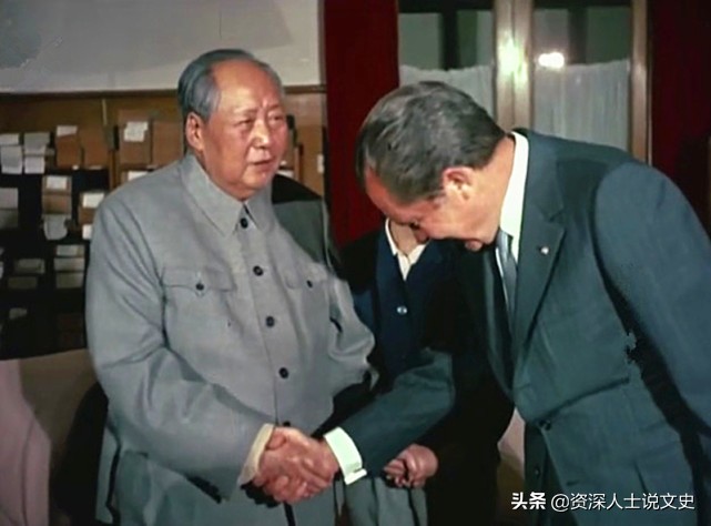 1972年，毛主席送尼克松什么礼物？现场气氛尴尬，周恩来巧妙化解