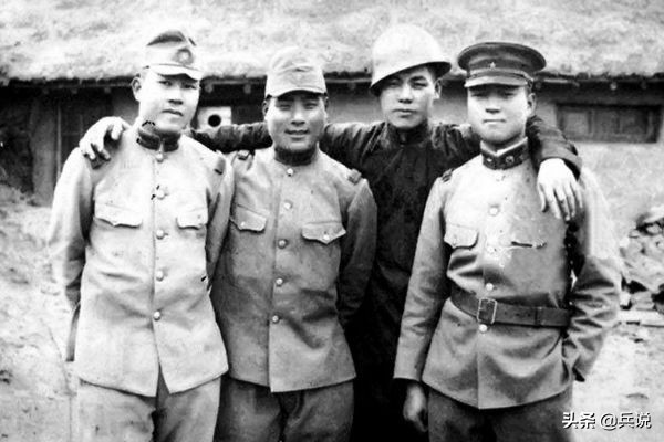 新四军侦察员混入敌占区，当上伪派出所所长，与日军称兄道弟