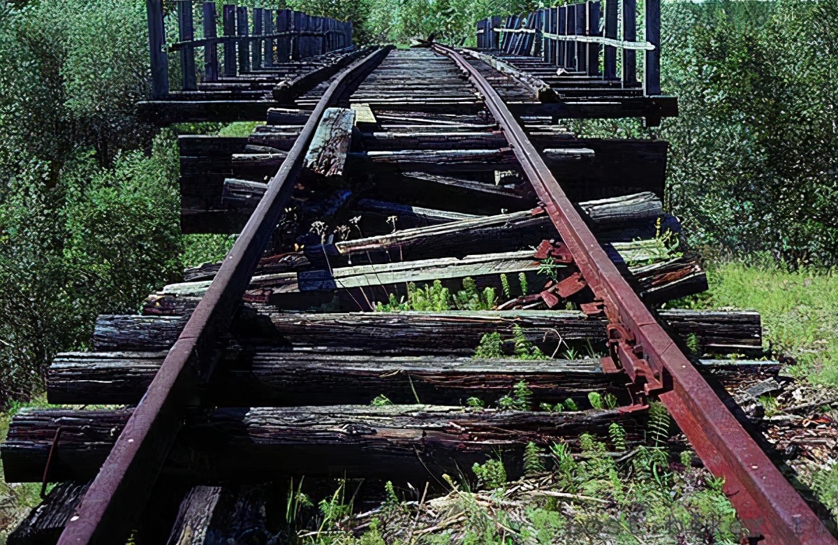12万劳改犯在苏联修建铁路6年，最后废弃在那里，至今无用