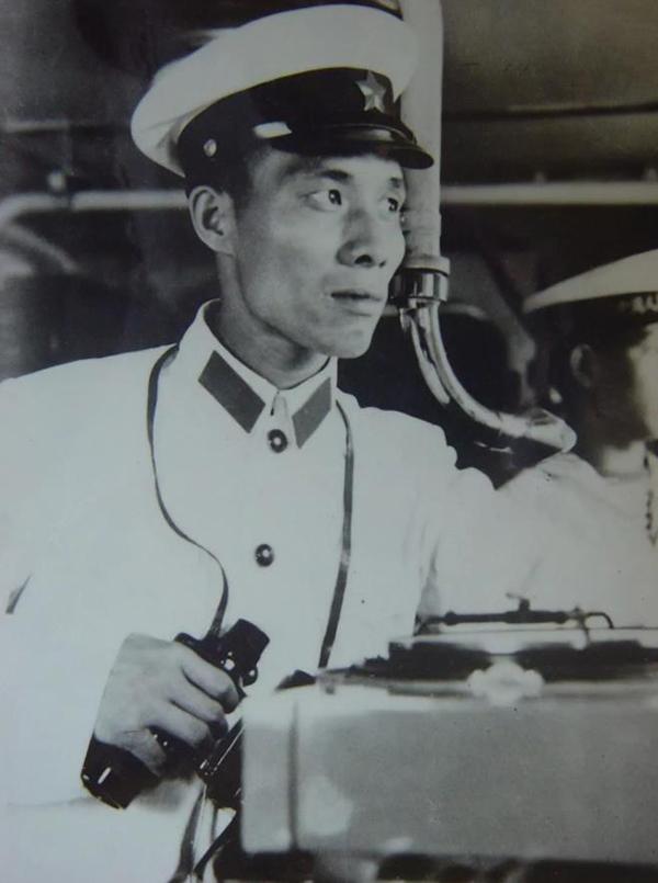 西沙海战，我支援军舰顺利通过台湾海峡，真是蒋介石大开绿灯？