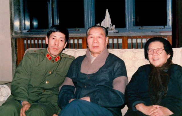 冀中军区参谋长黄寿发被枪决，其唯一的女儿下落如何？