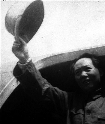 重庆谈判时，蒋介石提出让毛泽东当省长，毛主席问：去哪个省？