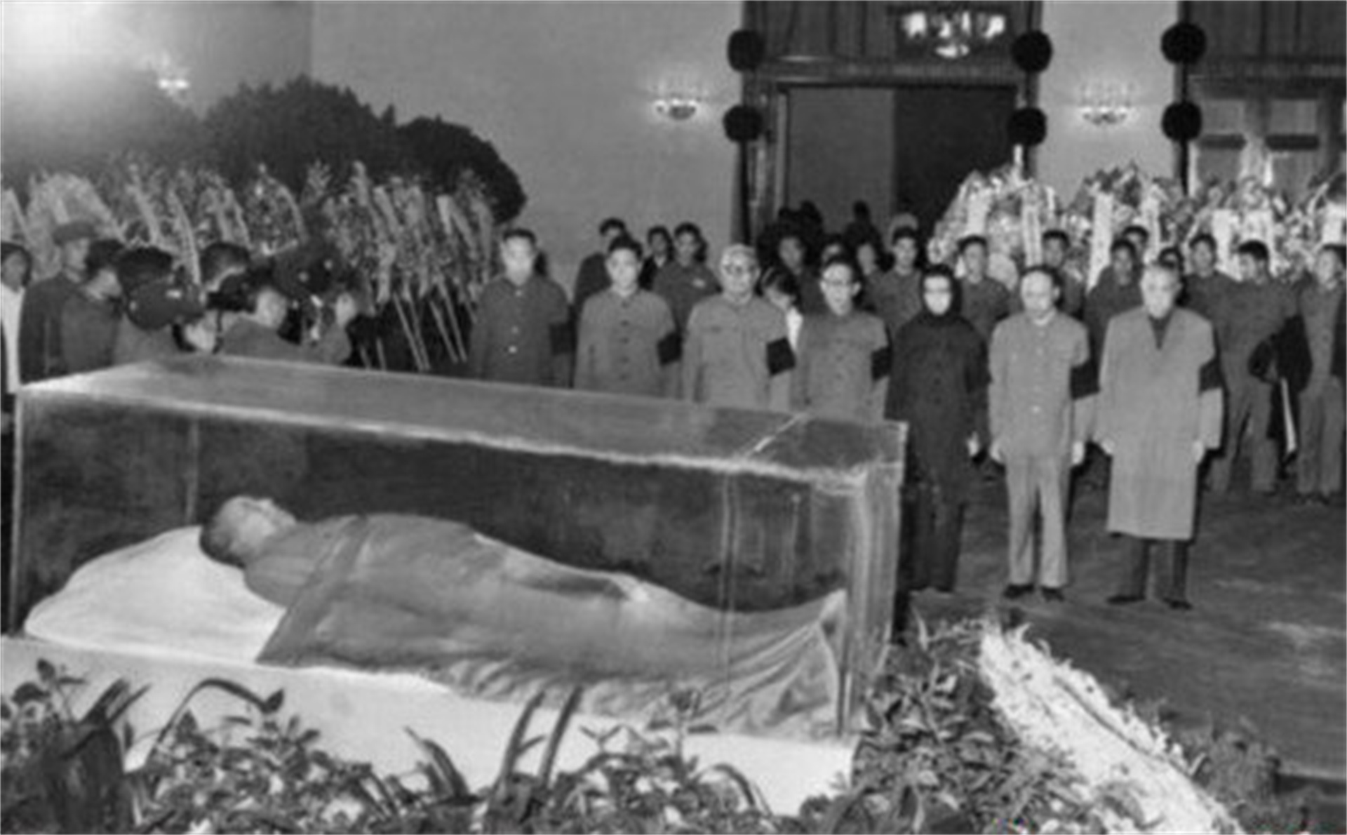 1954年，毛主席三次参观故宫城墙为何却不进去？原因让人佩服