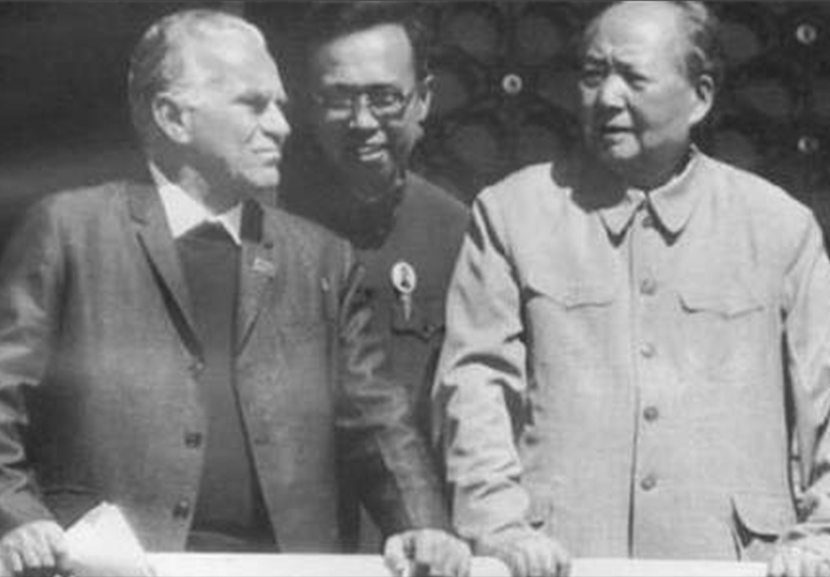 1969年大战一触即发，毛主席秘密召集4位老帅，交给他们一个任务