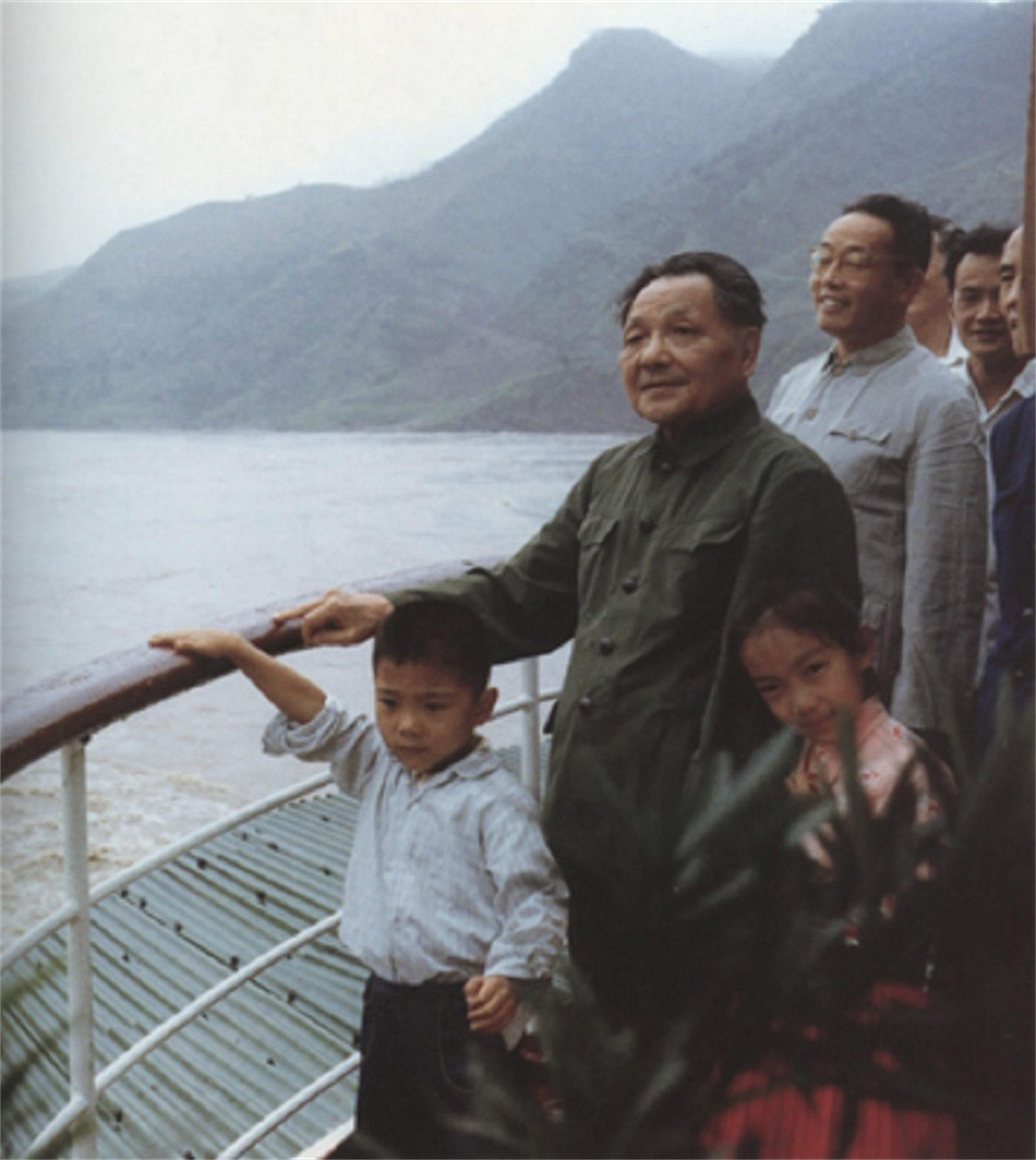 1997年，重庆为何突然与四川分了家？事实证明邓小平真高明
