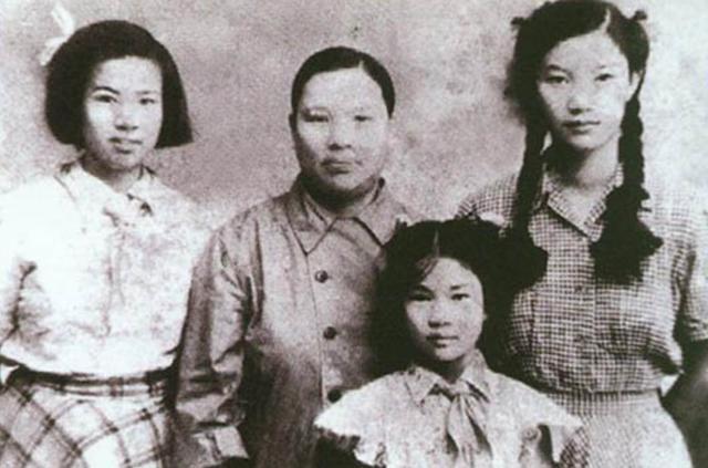 毛主席力劝儿媳改嫁，她生育四个儿女，还以长子的姓名纪念毛岸英