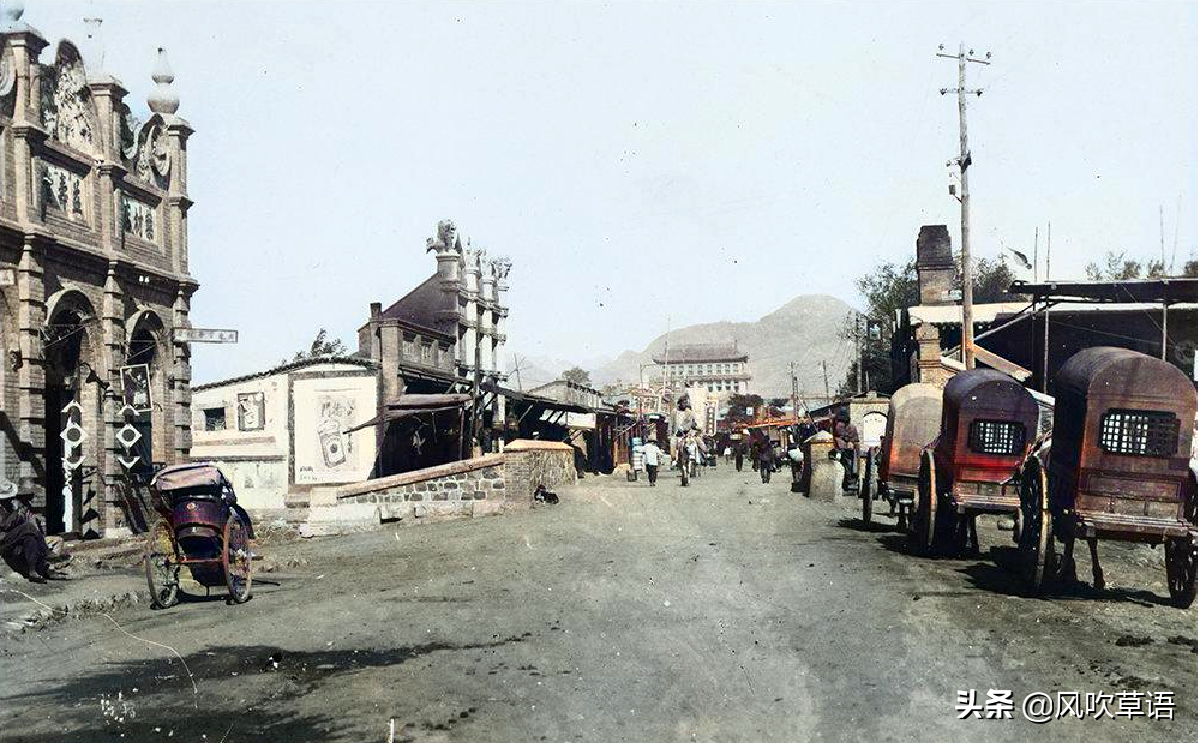 1920年的山海关，洋人乘坐马车在铁轨上跑，罗汉台上满是游客涂鸦