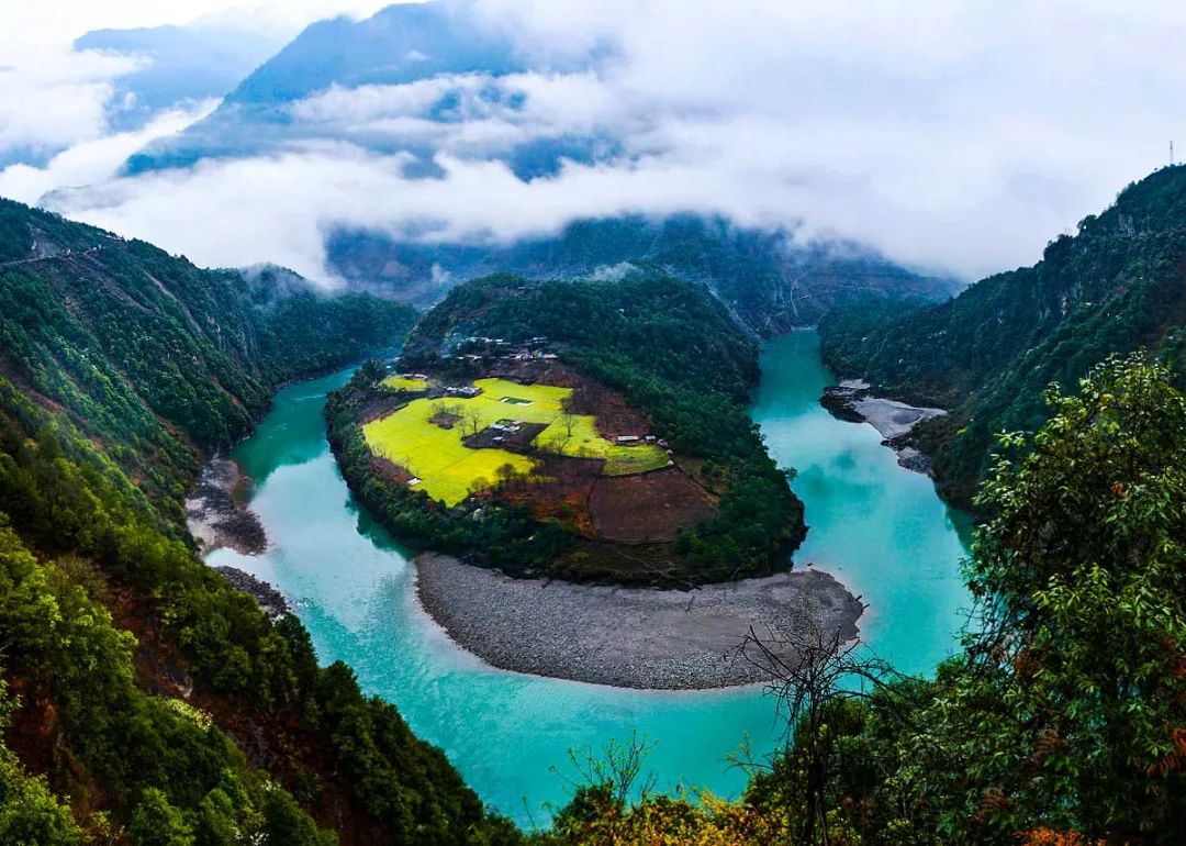 想要看滇西的秋日风光，就选这条自驾线，一路都是秋日好风景