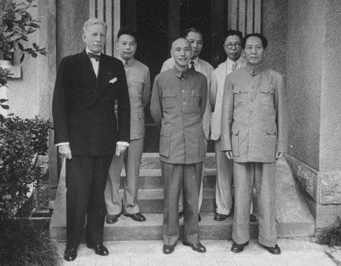 重庆谈判时，蒋介石提出让毛泽东当省长，毛主席问：去哪个省？