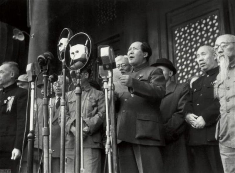 1949年，美国领事馆人员殴打中国雇员，毛主席知道后如何处理？