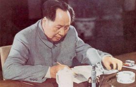 1952年，山西一位教授建议修改《七律·长征》，毛主席接受了吗？