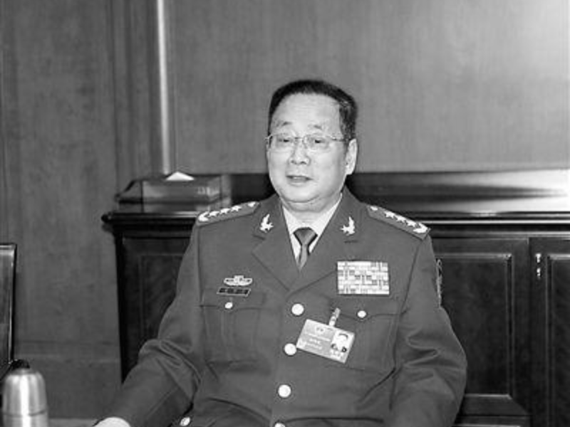1981年华北大演习上，邓小平指着一个师长说：此人以后不可限量