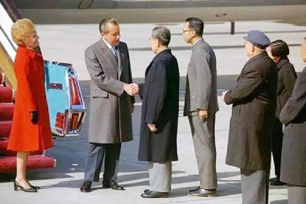尼克松首度访华，在晚宴上致辞，为何会用毛主席《满江红》结尾？