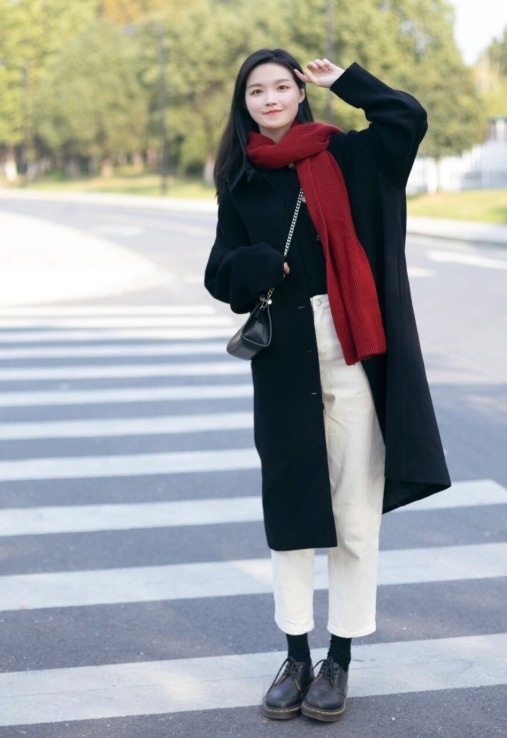 秋冬穿搭指南，大衣+直筒裤最易上手，保暖又舒适，高级又时髦