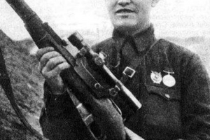 1942年，苏德王牌狙神对决4天，6名苏联女兵躺枪，一块光斑定胜负
