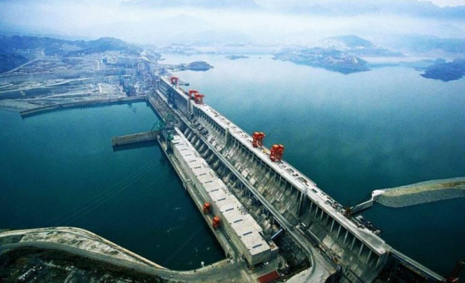 1969年，湖南省长请修三峡大坝，毛主席：若有人要炸它，你怕不怕