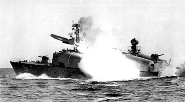 1971年巴基斯坦1艘潜艇血战印度军舰群，血腥杀戮，结局异常惨烈