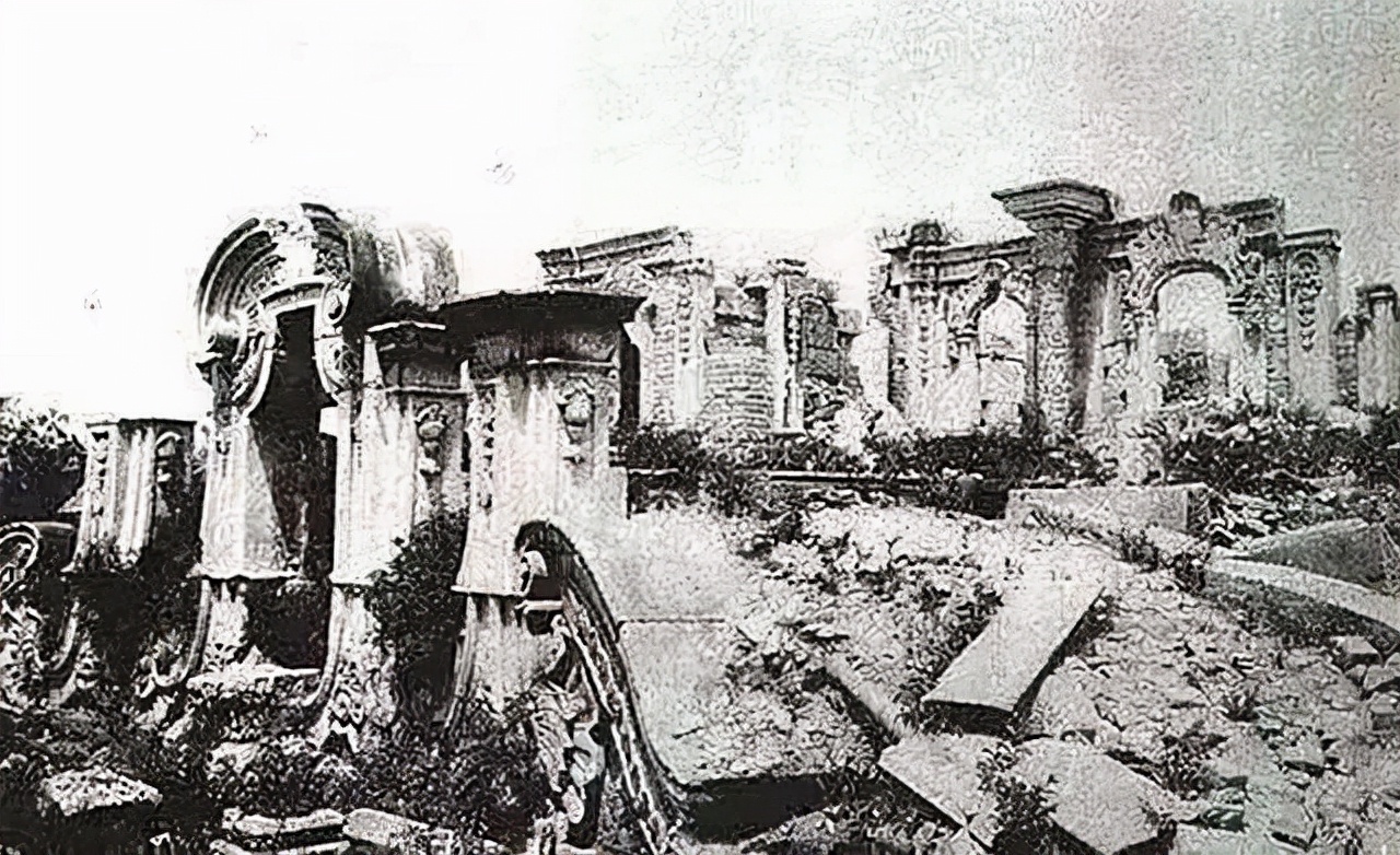 圆明园被毁150年后，专家准备对其修复时，意外发现50000多件文物