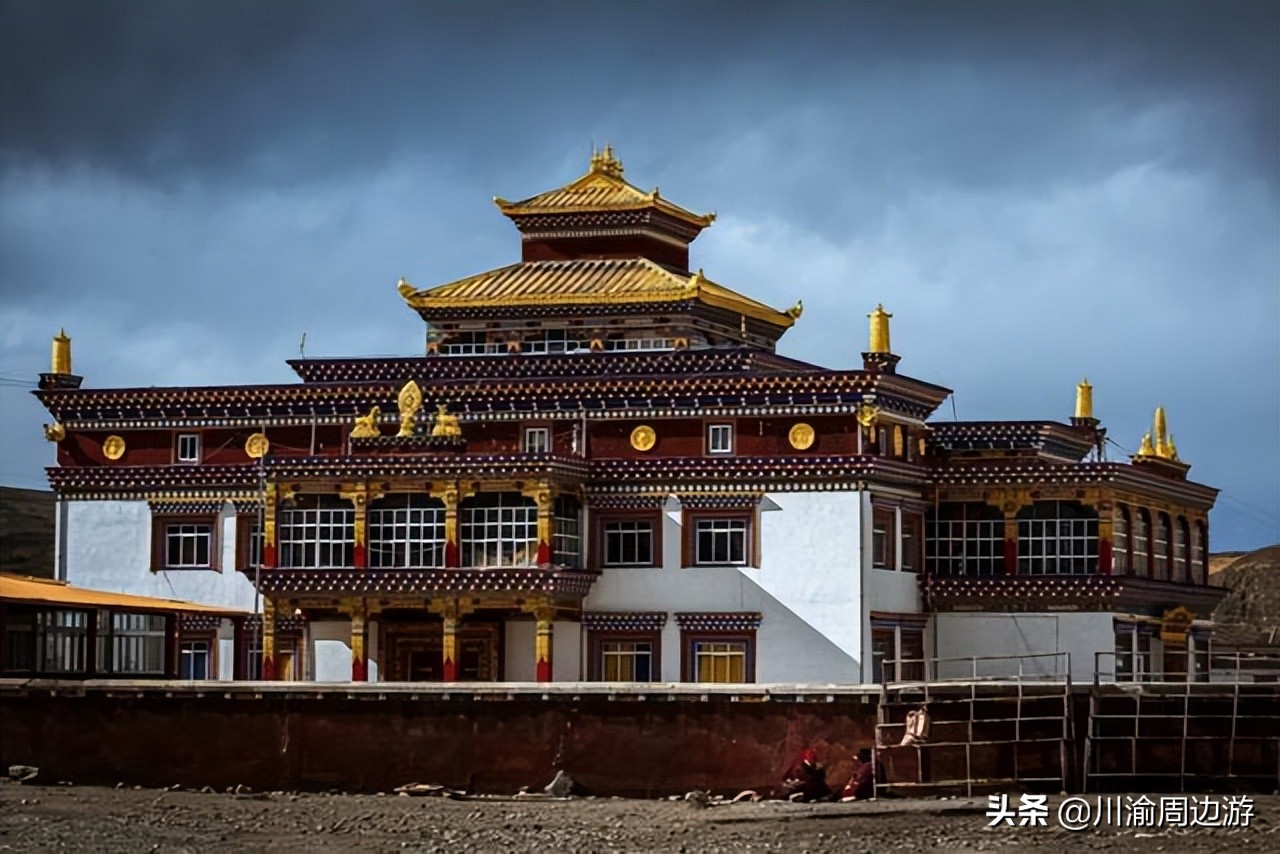 亚青寺，是一个知名度非常低的冷门地，常年居住着多达2万女僧人-爱读书