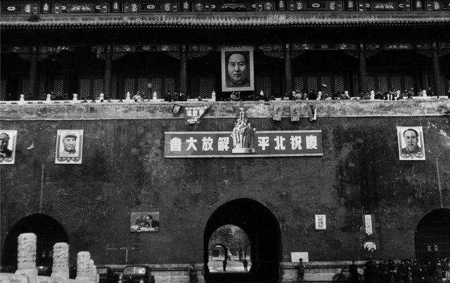 天安门城楼先后挂过12个人的画像，除了毛主席外，还有哪些人？