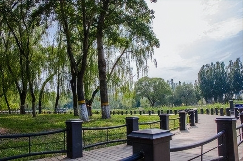 北京巨无霸公园走红，拥有20余个景区，深受当地人的喜欢