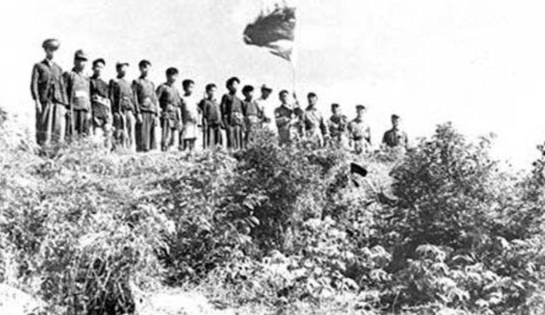 红军叛将逃亡香港40年后，写信恳求回乡定居，邓小平竟同意了