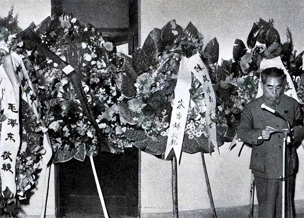 1972年，陈毅追悼会上，发生了一个意外