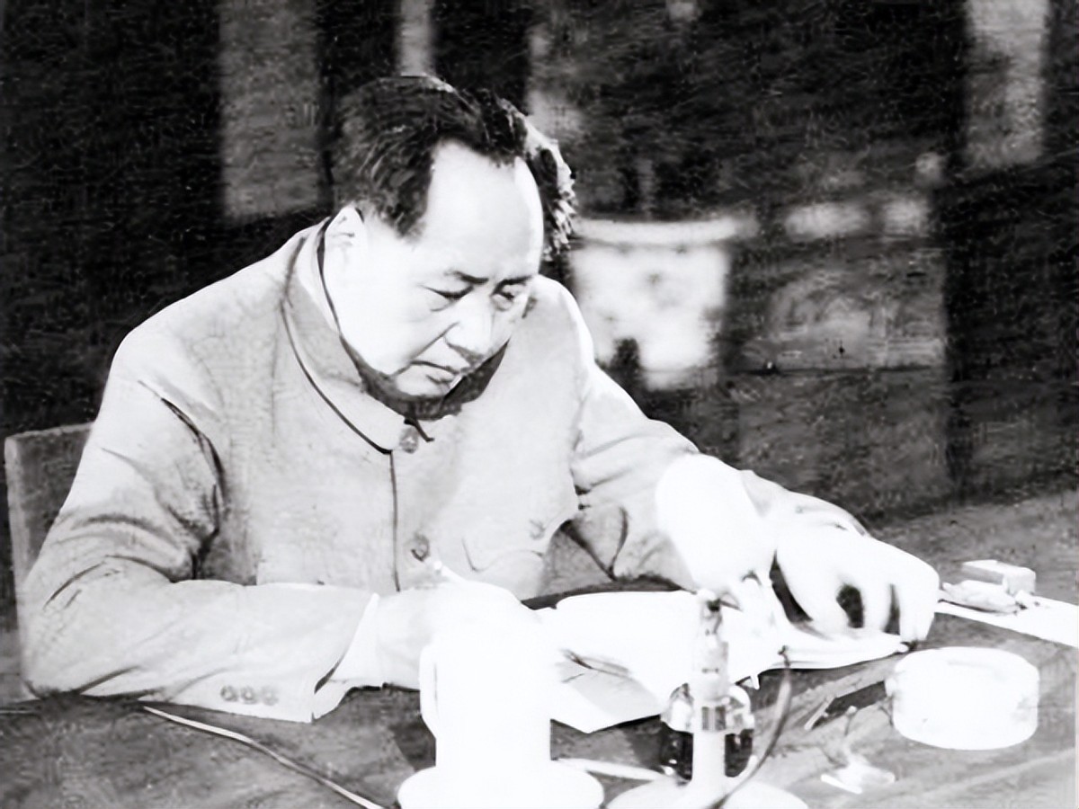 1972年，陈毅追悼会上，发生了一个意外