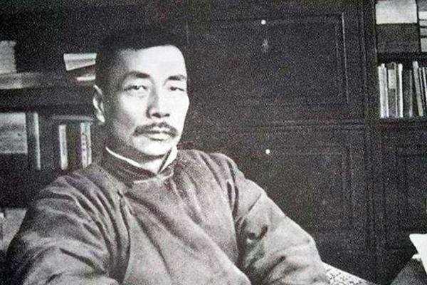 为了纪念鲁迅，毛主席即兴创作了《七绝二首·纪念鲁迅八十寿辰》