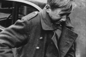一张二战时16岁德军俘虏的老照片的背后，是关于人性的深层次思考