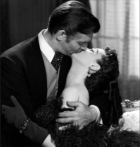 乱世烽火中的玫瑰与挣扎:《乱世佳人》为何是永不过时的史诗绝唱