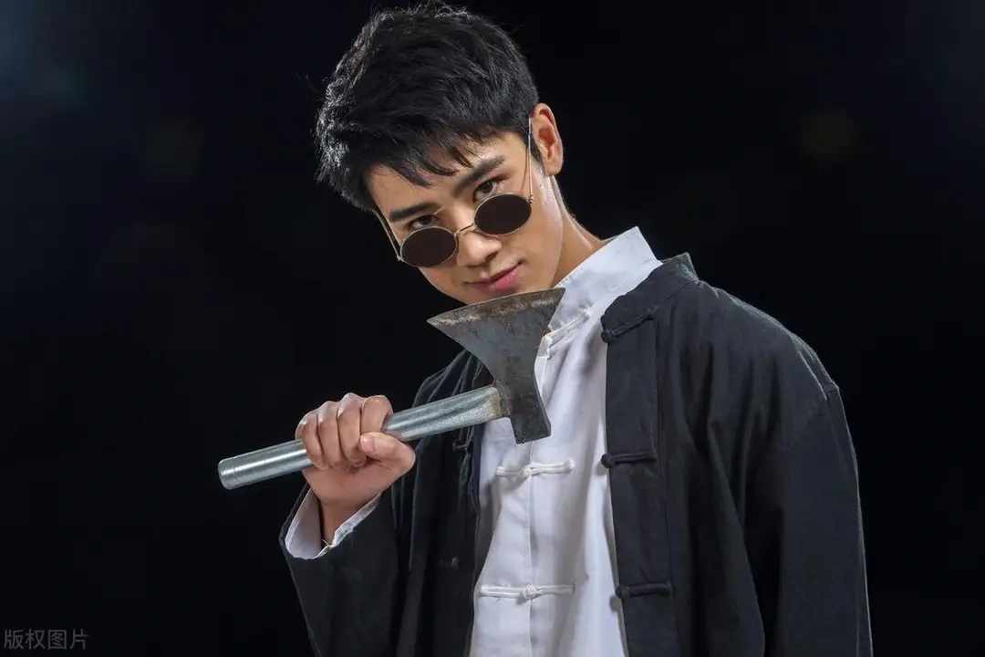 狂放与深邃交织：解构《极品公子》的“反套路”魅力