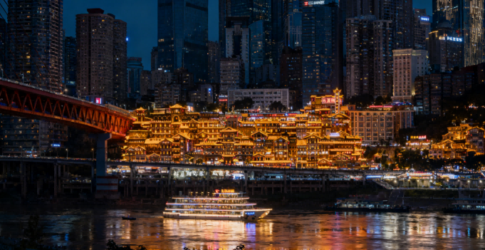 重庆旅游全攻略:3-5天玩转山城(含火锅美食深度指南)